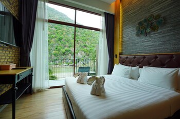 la isla pranburi beach resort