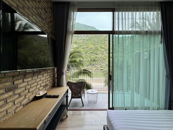 la isla pranburi beach resort