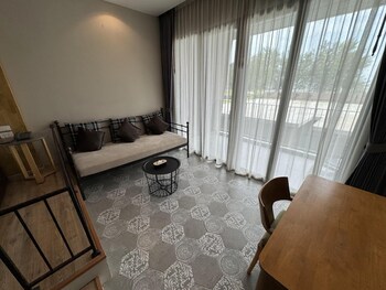 la isla pranburi beach resort