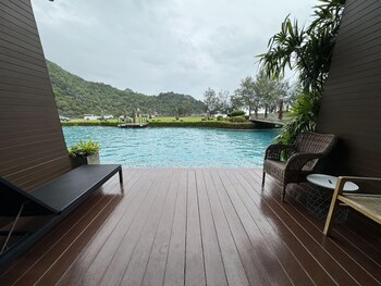 la isla pranburi beach resort