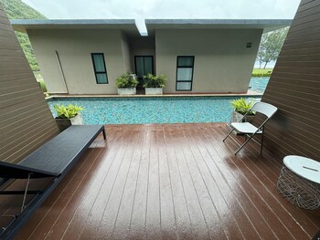 la isla pranburi beach resort