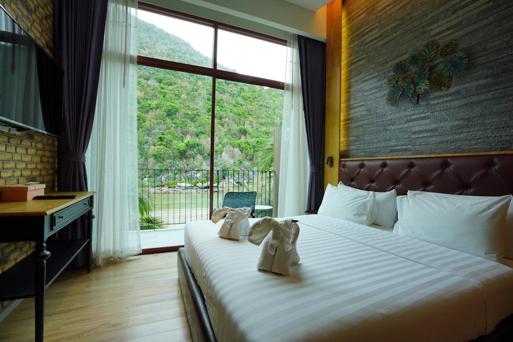 la isla pranburi beach resort