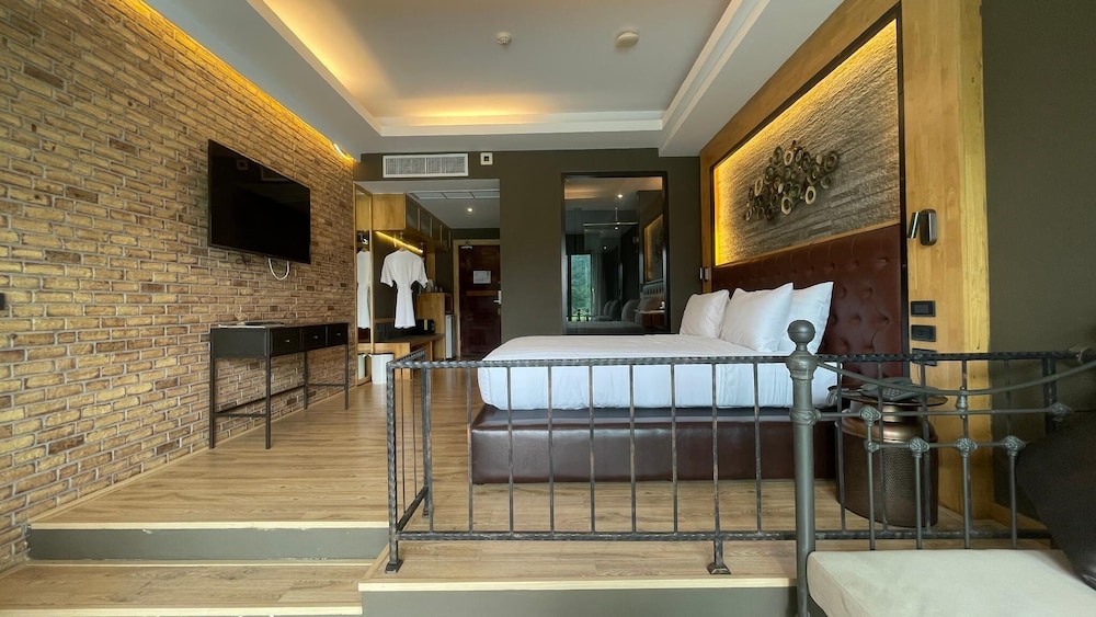 la isla pranburi beach resort