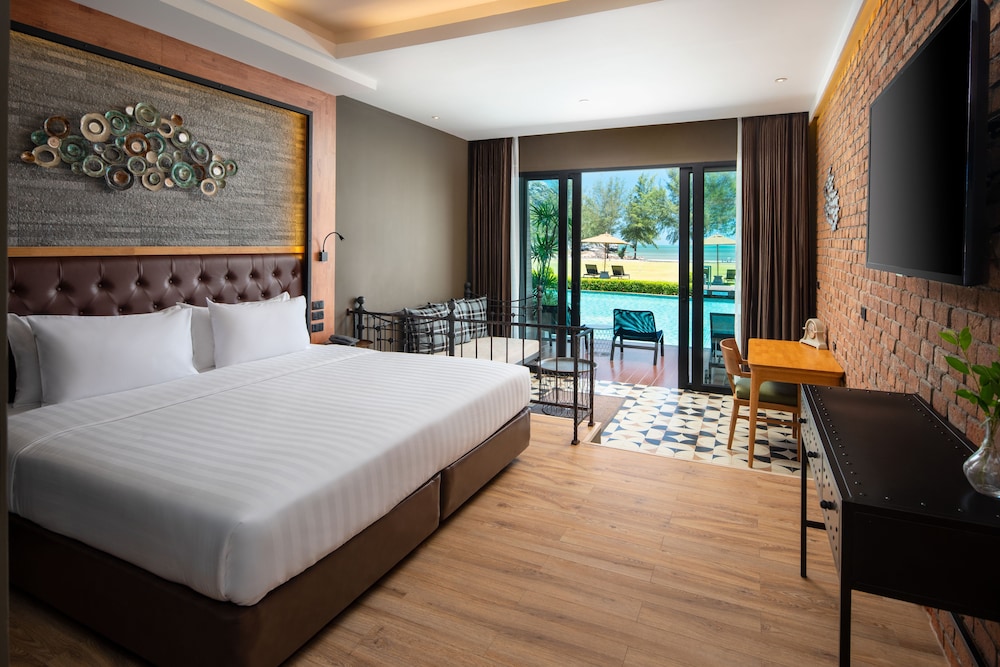 la isla pranburi beach resort
