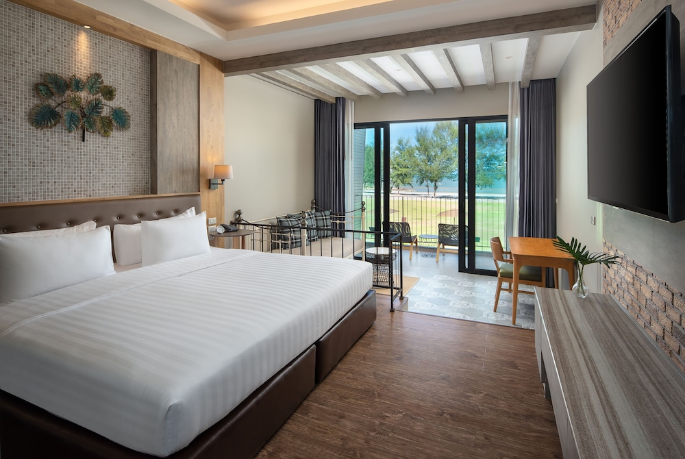 la isla pranburi beach resort