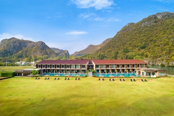 la isla pranburi beach resort