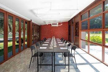 la isla pranburi beach resort