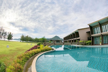 la isla pranburi beach resort