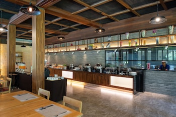 la isla pranburi beach resort