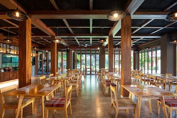 la isla pranburi beach resort