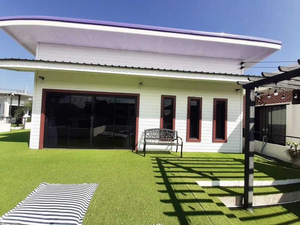 baan bua sawhan pool villa hua hin