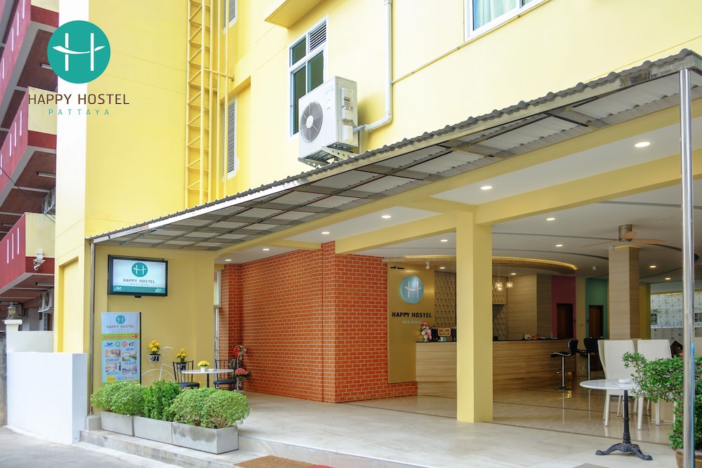 happy hostel
