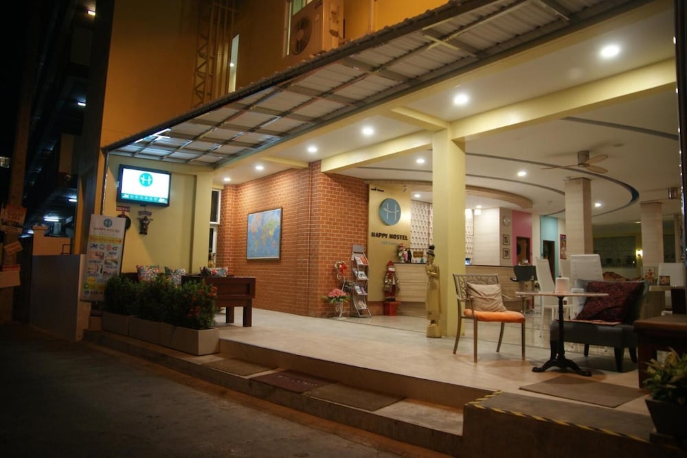 happy hostel