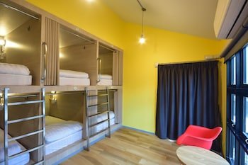 The Chatbox Silom Hostel,Bangkok>>Bang Rak,2 star