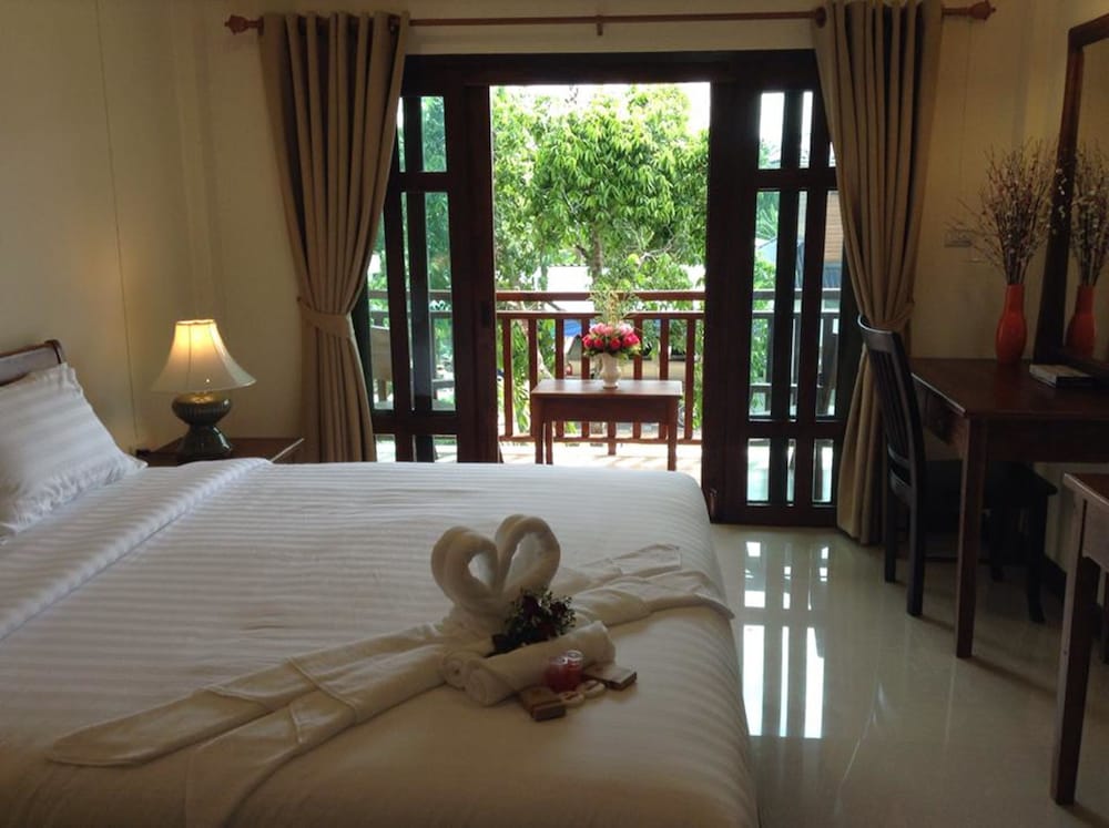 oh amphawa boutique resort