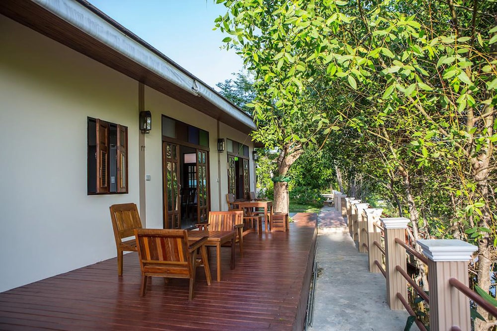 oh amphawa boutique resort