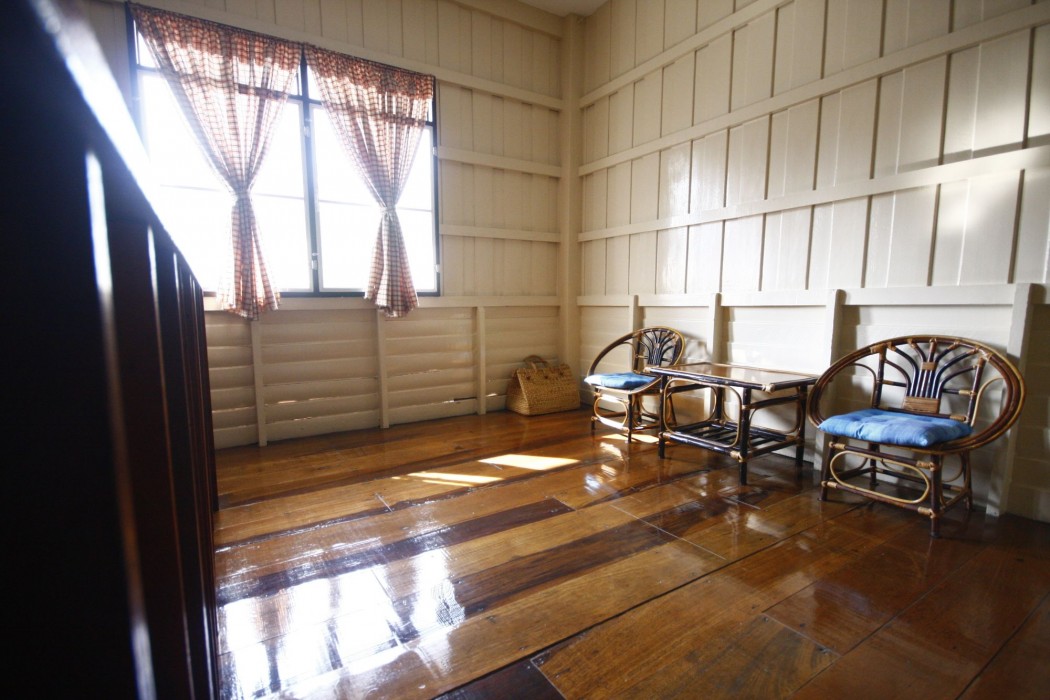 baan khun yaai mai khun ta