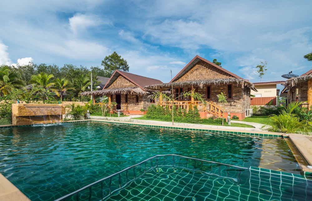 pinthong aonang villa