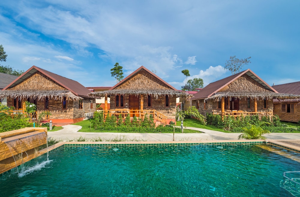 pinthong aonang villa