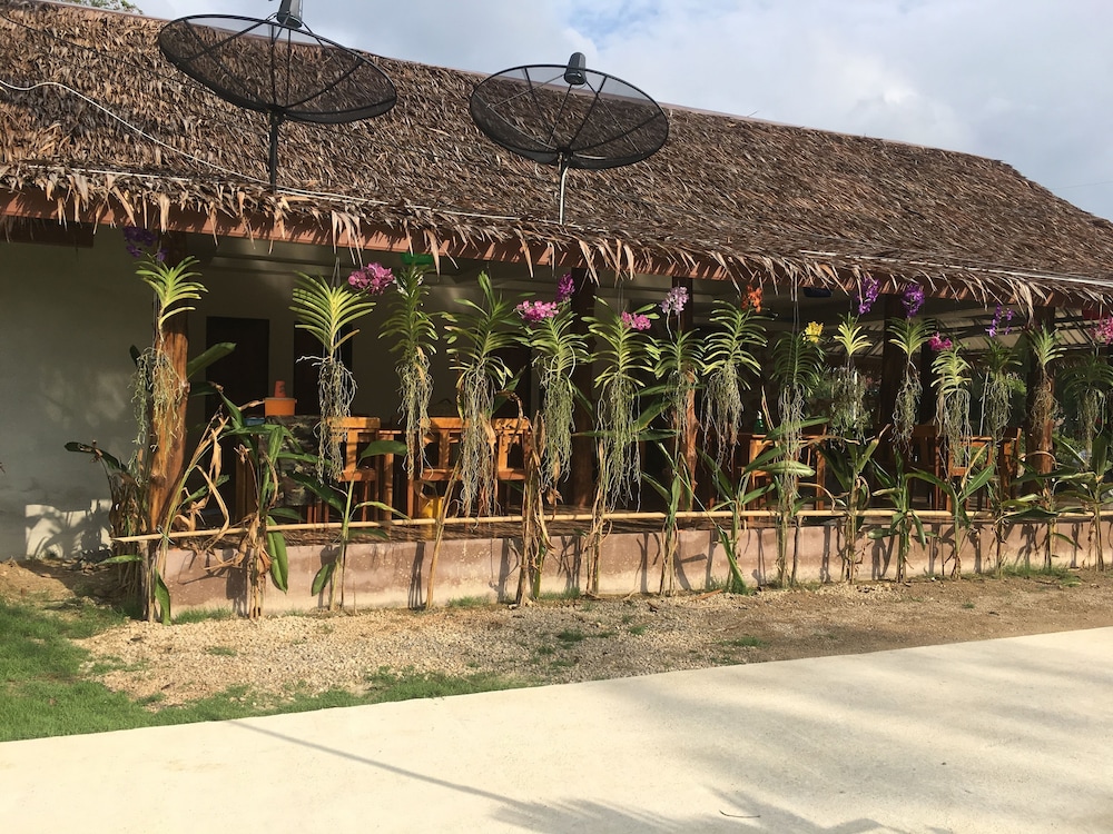 pinthong aonang villa