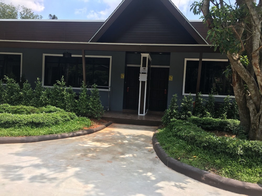 pinthong aonang villa