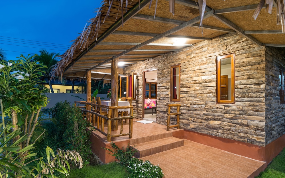 pinthong aonang villa
