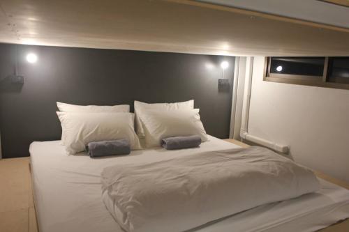 ekanek hostel bangkok adults only