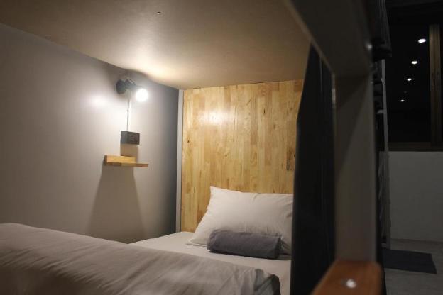 ekanek hostel bangkok adults only