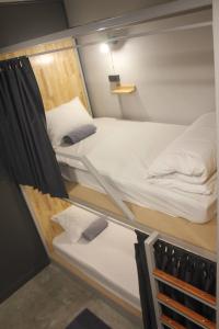 ekanek hostel bangkok adults only