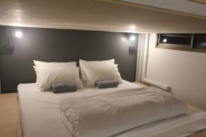 ekanek hostel bangkok adults only