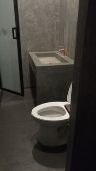 ekanek hostel bangkok adults only