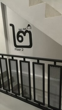ekanek hostel bangkok adults only