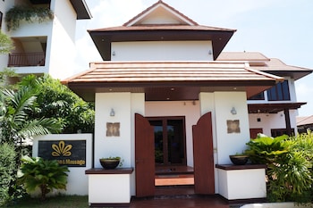 vip chain resort pool villa