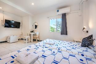sloth hostel don mueang
