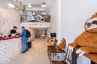 sloth hostel don mueang