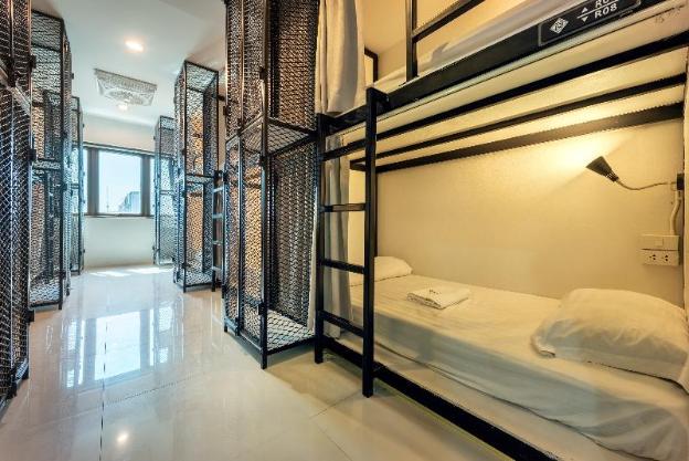 sloth hostel don mueang
