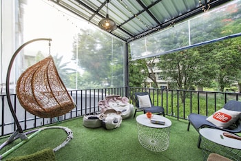 sloth hostel don mueang