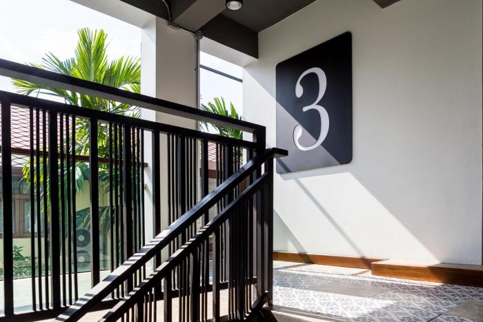 33 poshtel adults only