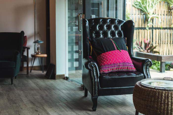 33 poshtel adults only