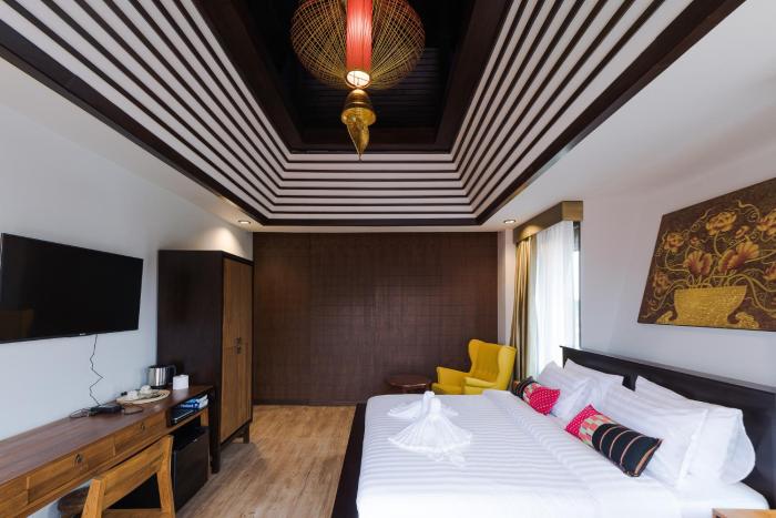 33 poshtel adults only