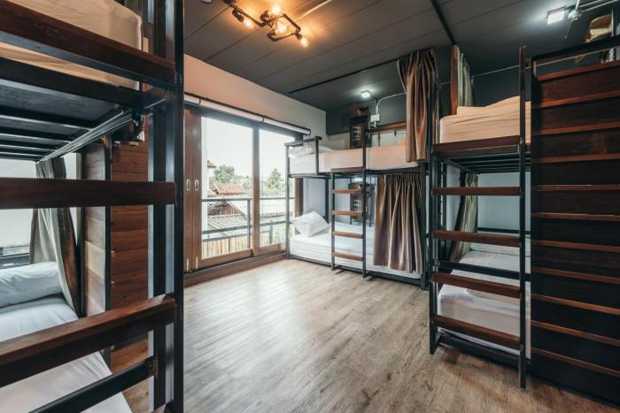 33 poshtel adults only