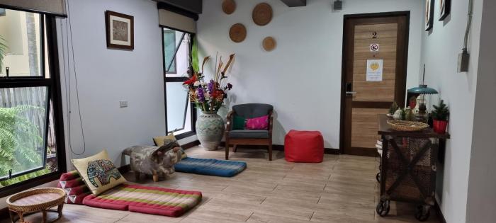 33 poshtel adults only