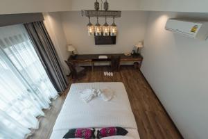 33 poshtel adults only