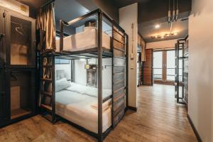 33 poshtel adults only