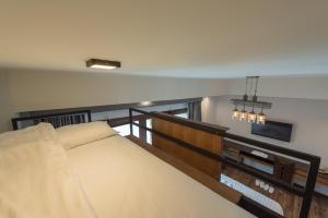 33 poshtel adults only