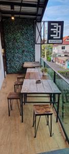 33 poshtel adults only