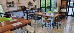 33 poshtel adults only