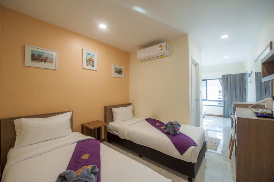the moon night hotel