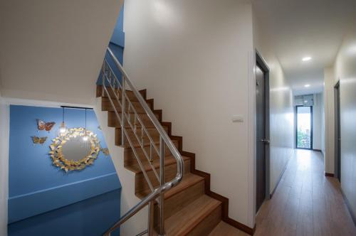 the moon night hotel