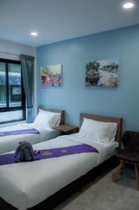 the moon night hotel